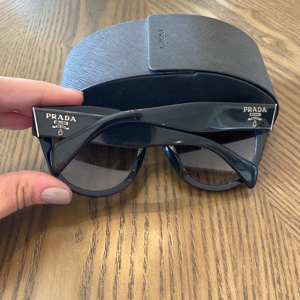 Prada sunglasses - Picture 2 of 4
